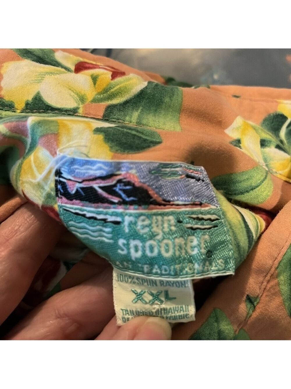 Vintage Hawaiian Floral Rayon Camp Shirt Hawaii Tropical Shirt Reyn Spooner - Picture 6 of 6